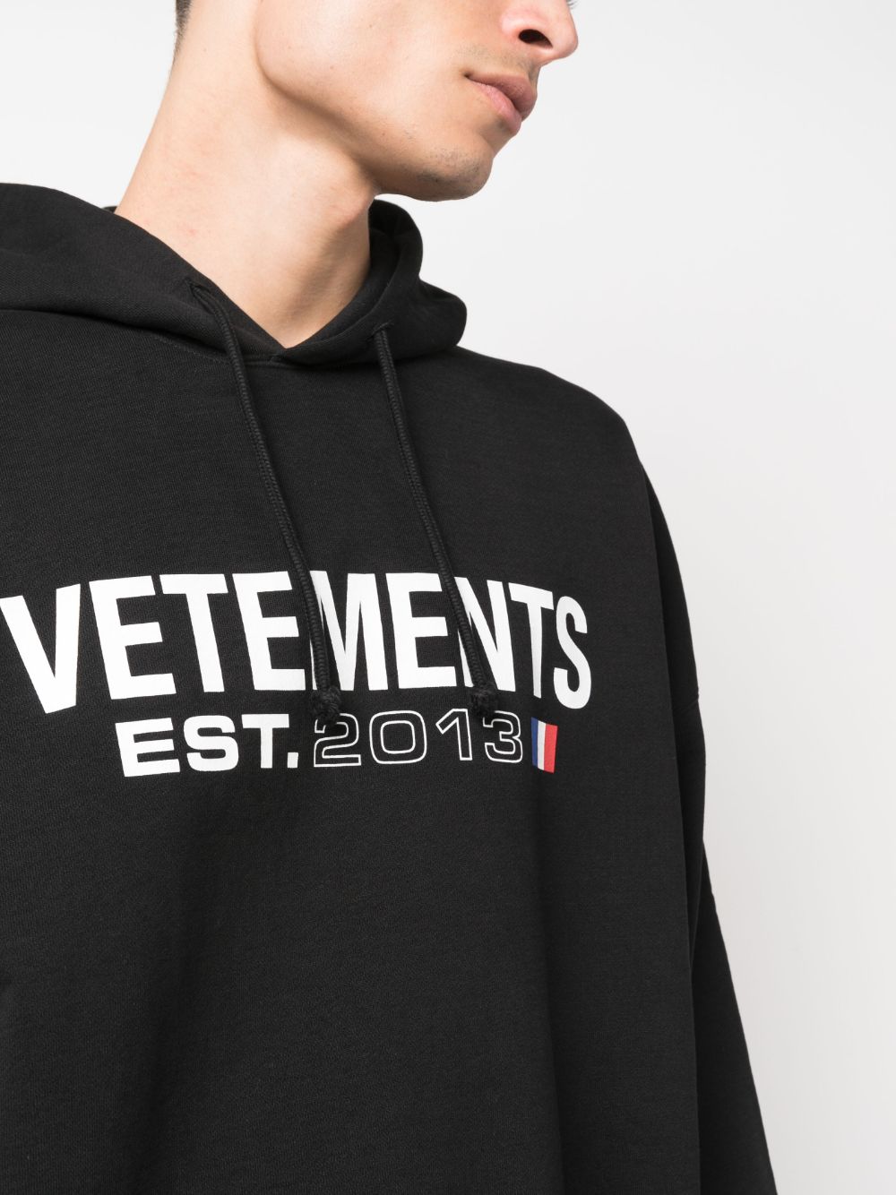 Пуловери Vetements Черни