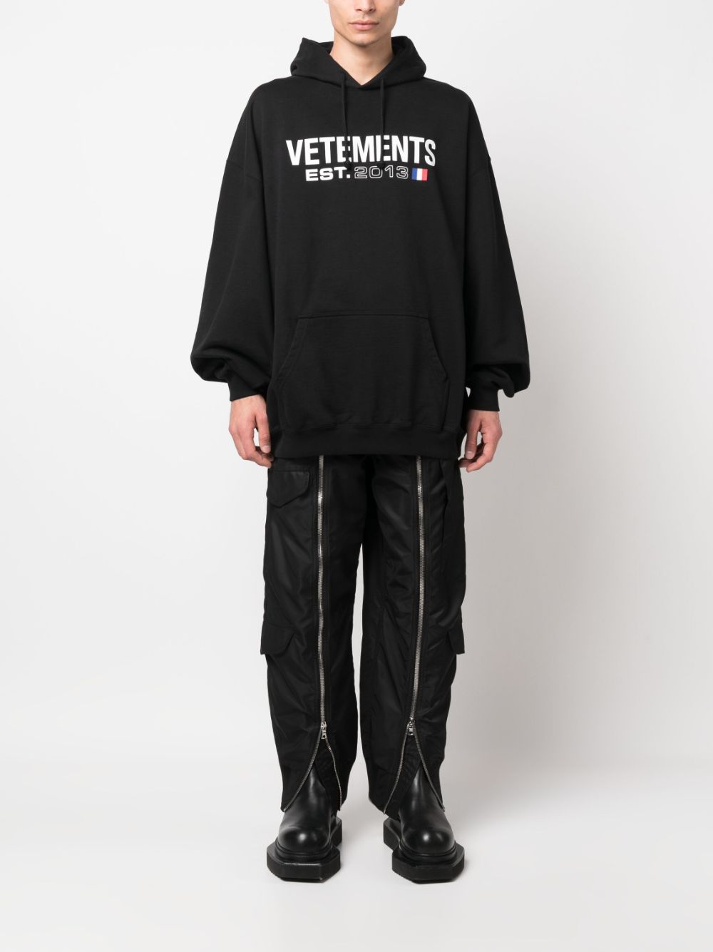 Пуловери Vetements Черни