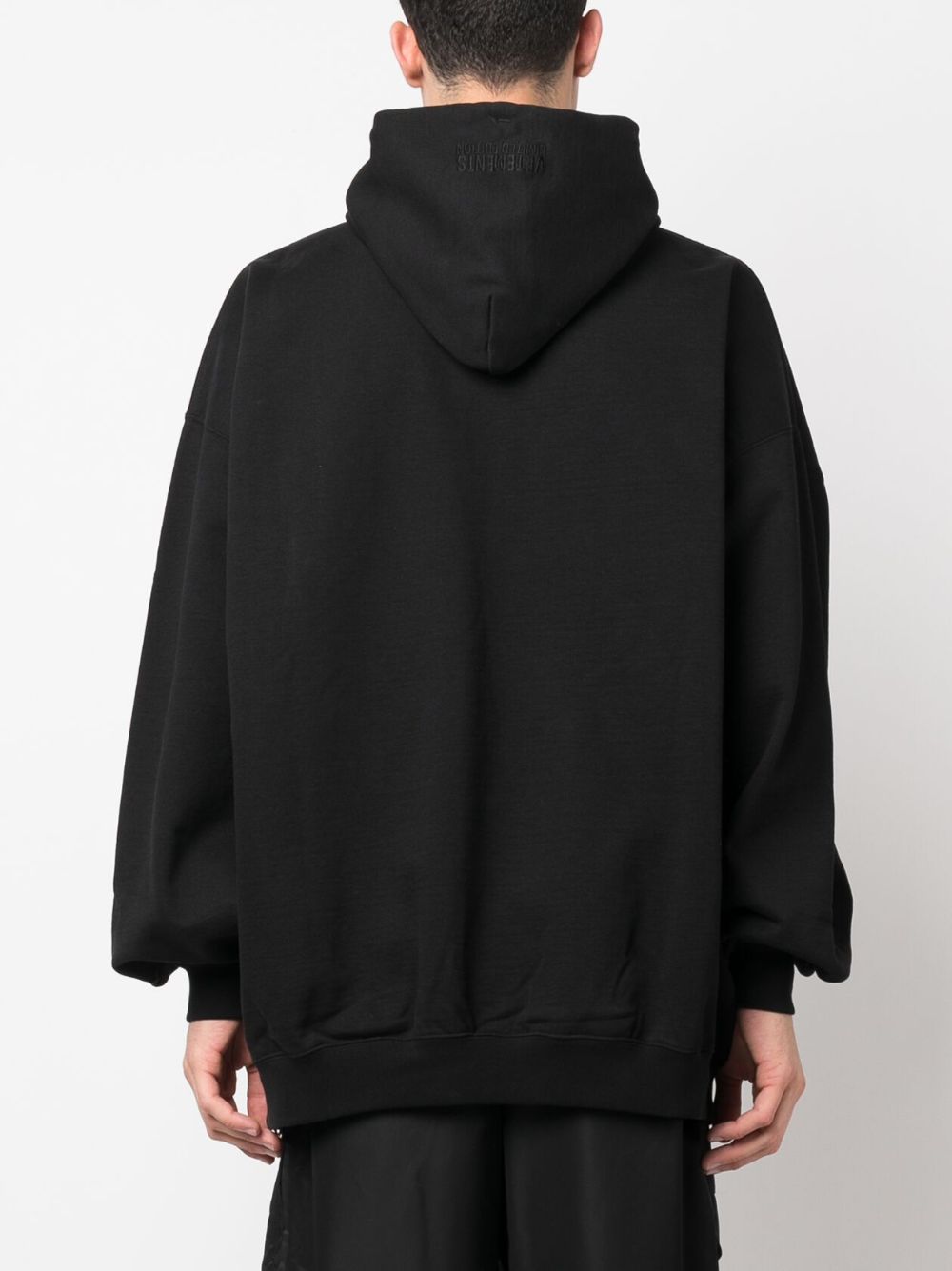 Пуловери Vetements Черни