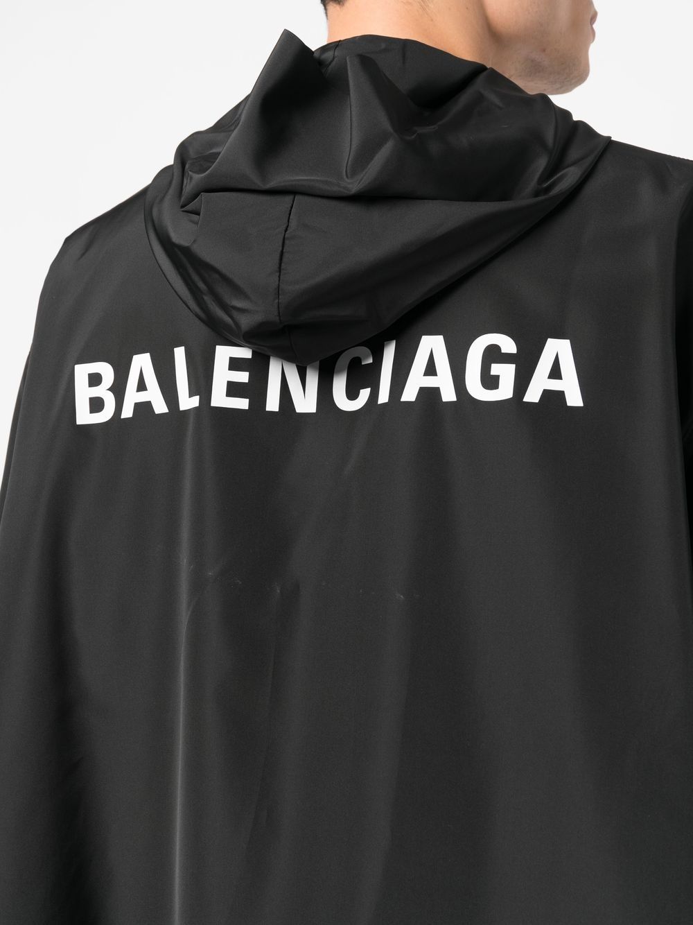 Ветроупорна яке с качулка и лого на Balenciaga