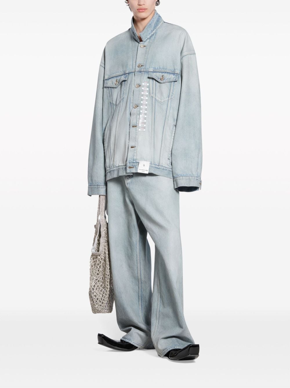 Дънково яке Balenciaga с джобове с капаци и спуснато рамо