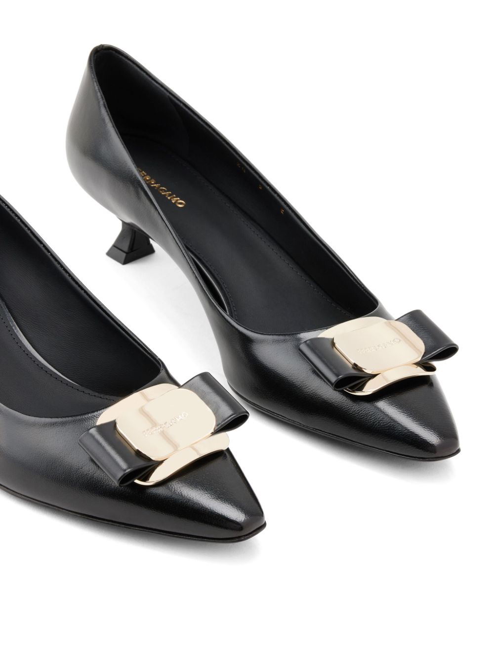Кожени обувки Ferragamo New Vara