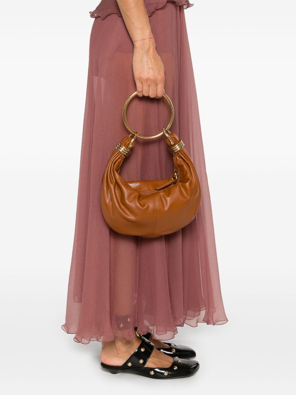 Малка кожена чанта през рамо с гривна Chloè Chloé