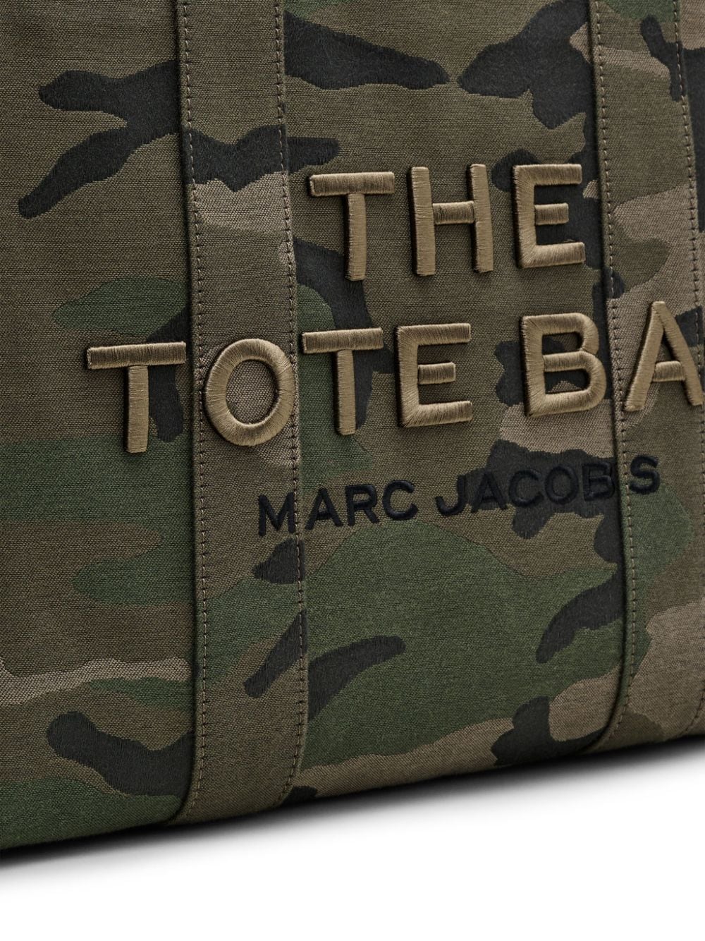 Чанта тип „Голямата камуфлажна жакардова“ от Marc Jacobs