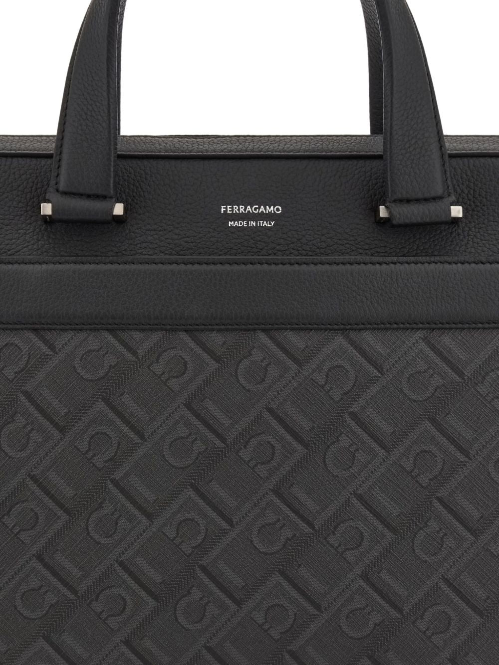 Кожено куфарче с лого на Ferragamo