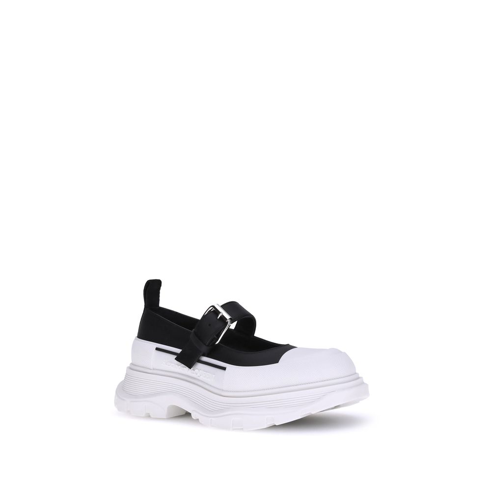 Черени балетки от гума на Alexander McQueen
