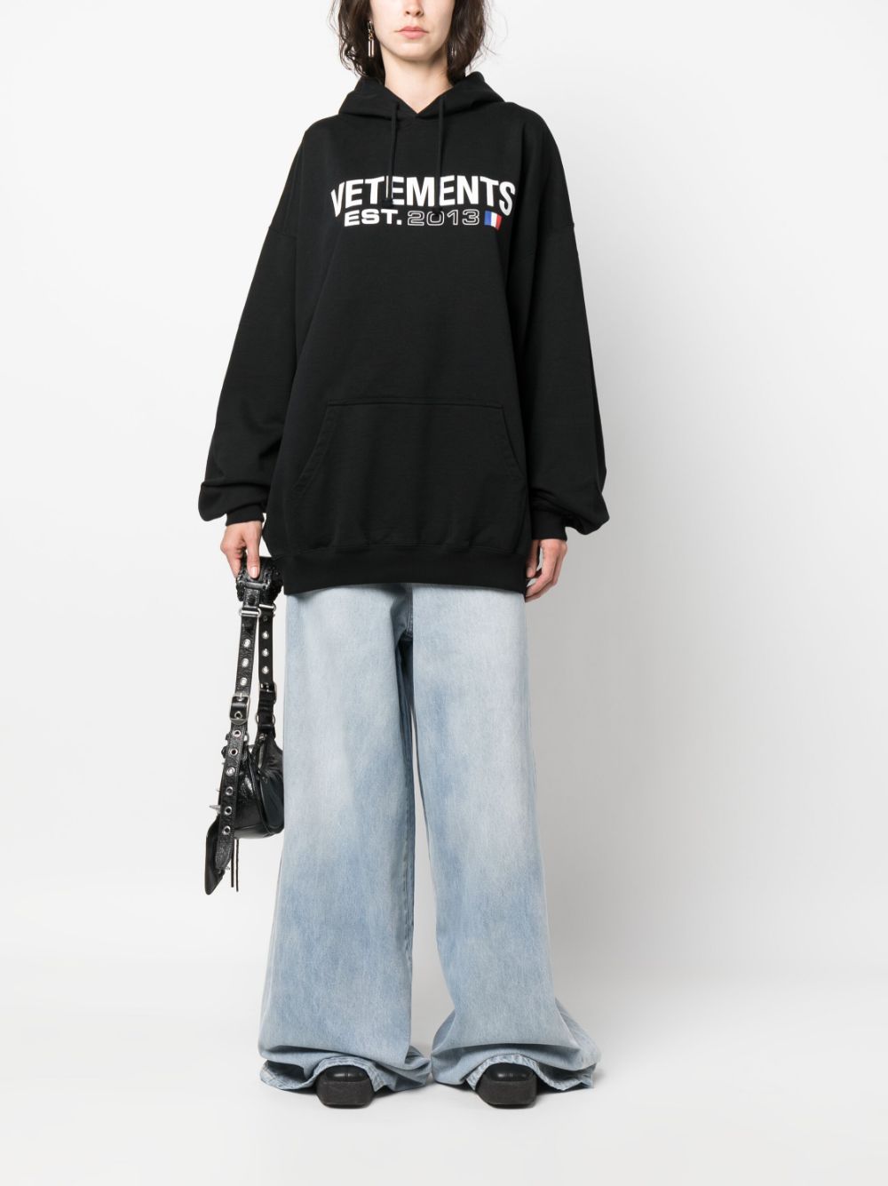 Пуловери Vetements Черни