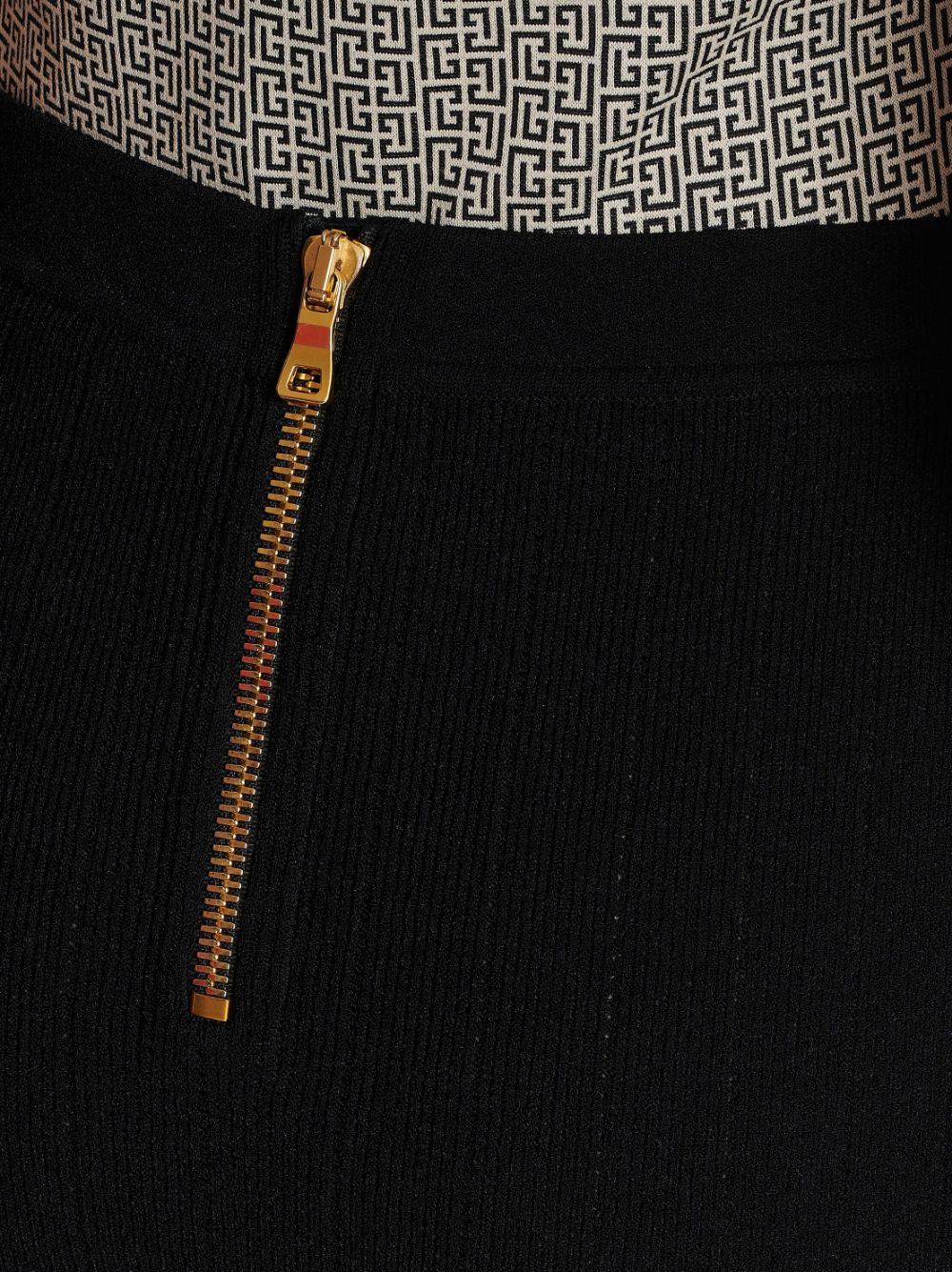 Поли Balmain черни