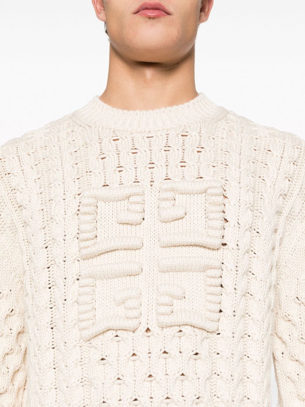 Пуловери Givenchy бежови