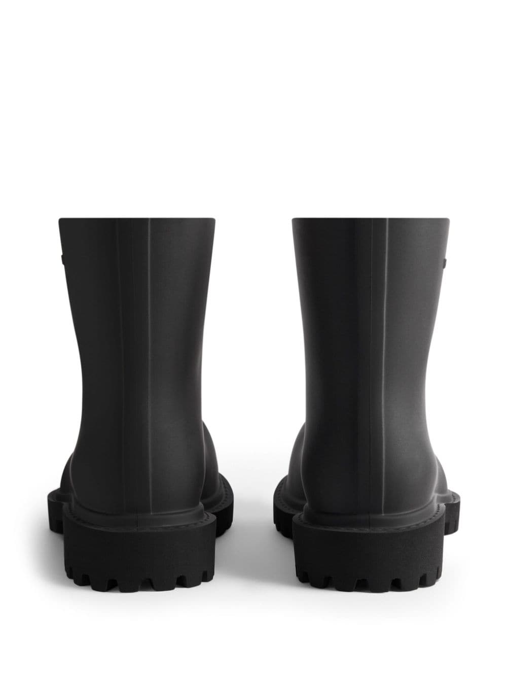 Боти Balenciaga със стероиди