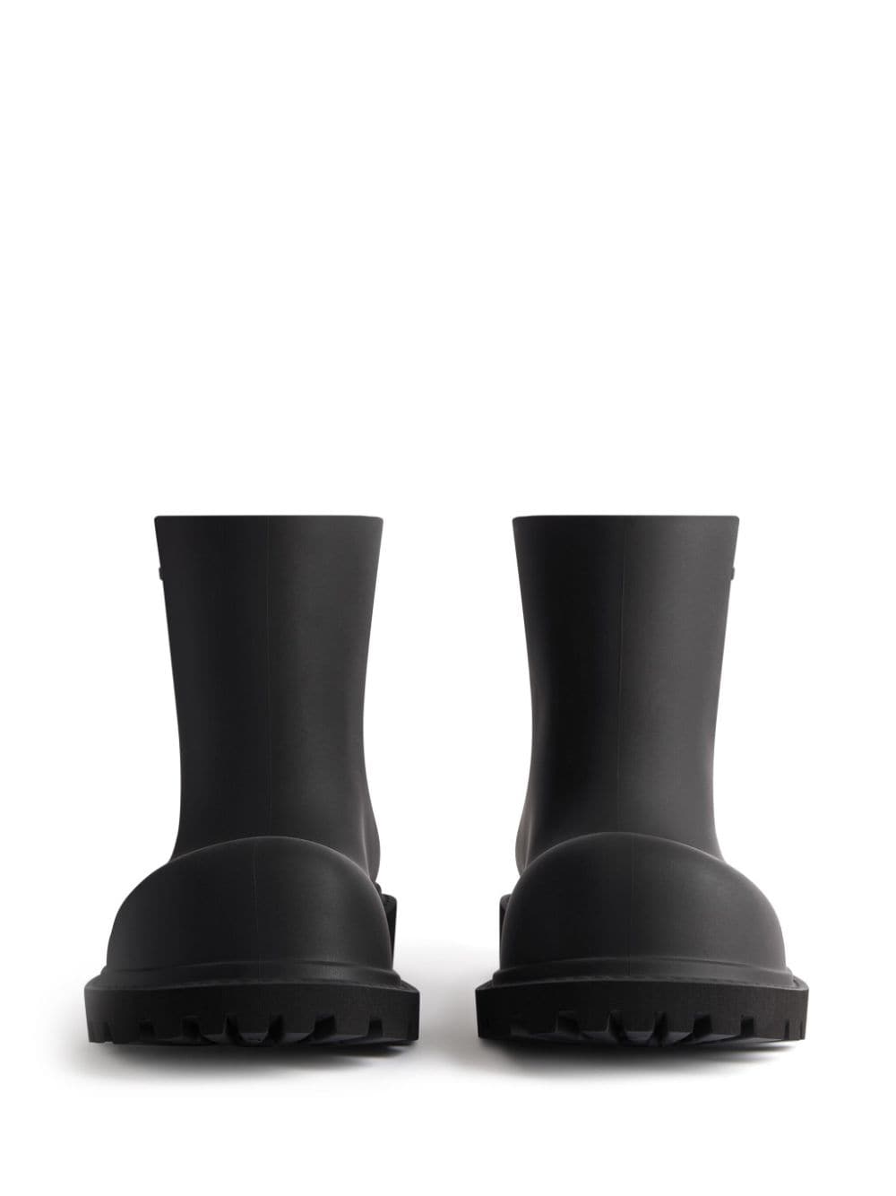 Боти Balenciaga със стероиди