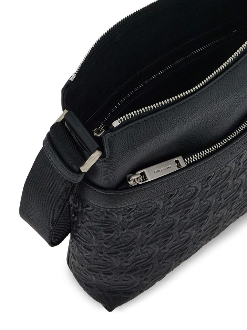 Релефна чанта за рамо Ferragamo Gancini