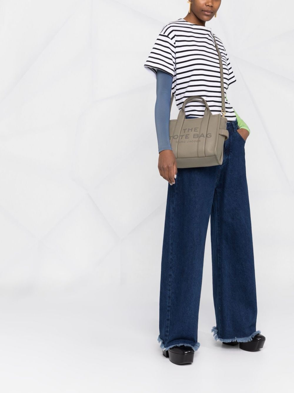 Малката кожена чанта Marc Jacobs