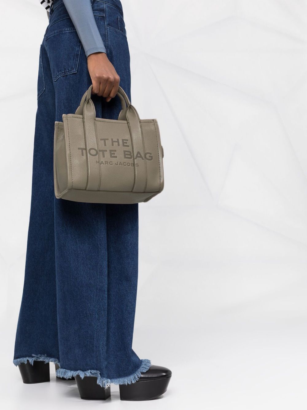 Малката кожена чанта Marc Jacobs