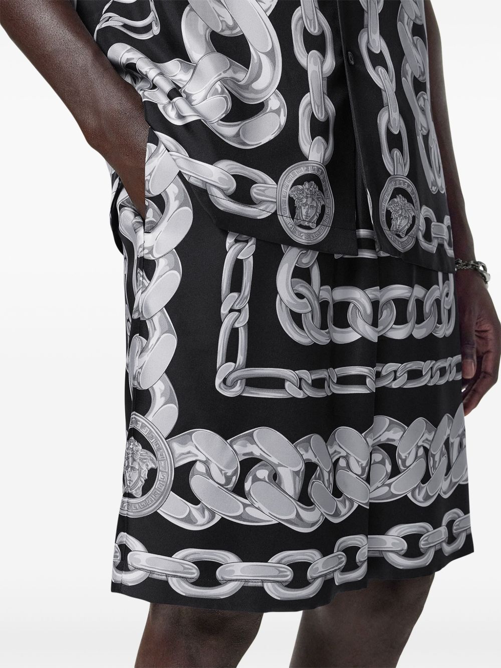 Копринени шорти Versace Medusa Chains