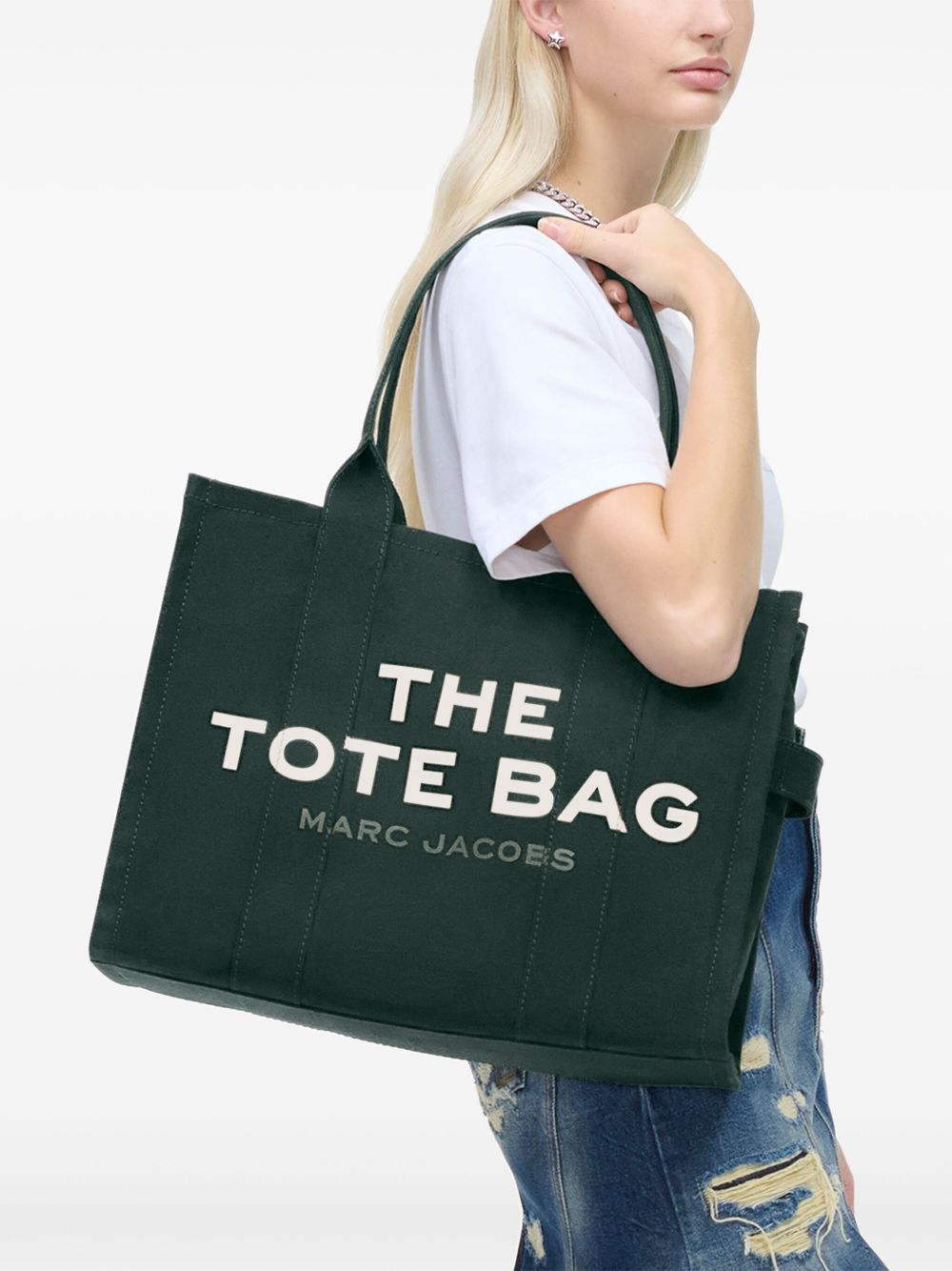 Чантата Marc Jacobs The Canvas Tote