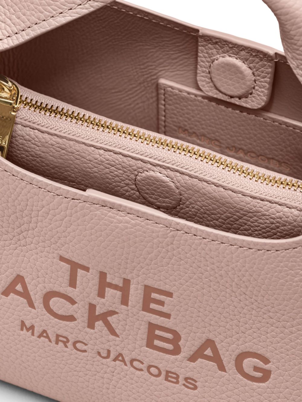 Чантата Marc Jacobs The Mini Sack